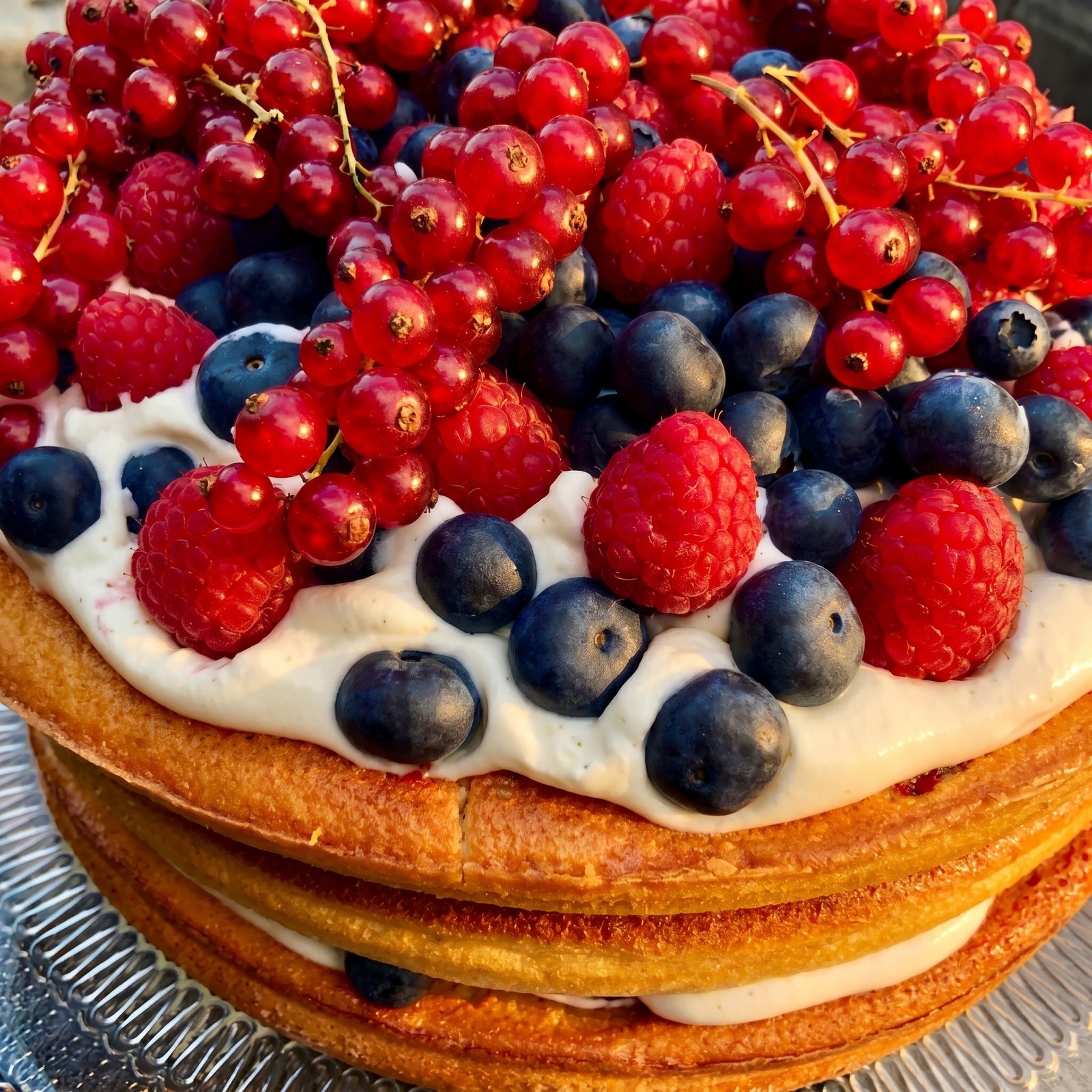 Tarte aux fruits rouges et chantilly